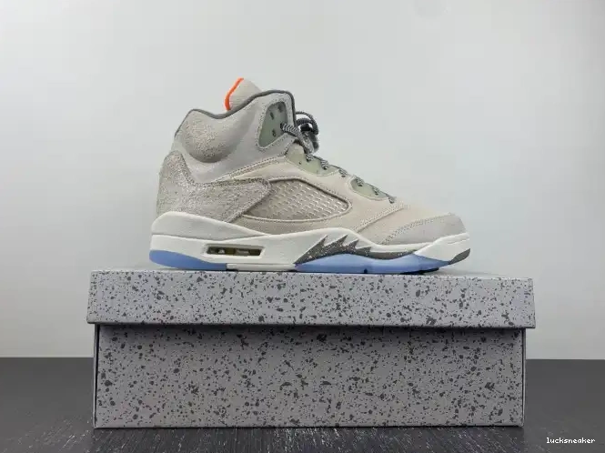 Reps LUCY Orewood Brown SE Craft FD9222-180 Jordan Air 5 Retro Light 0507